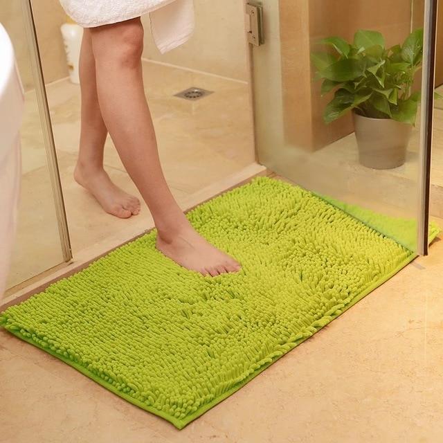 Step Into Luxury & Safety with Our Premium Chenille Bath Mat!