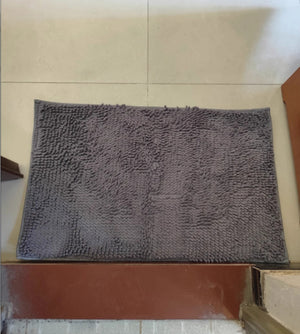 Step Into Luxury & Safety with Our Premium Chenille Bath Mat!